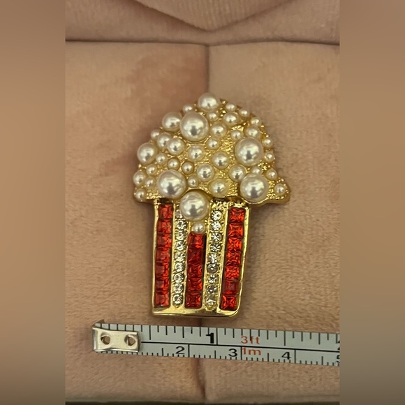 Elegant Gold and Red Pearl Popcorn Brooch - Picture 1 of 2